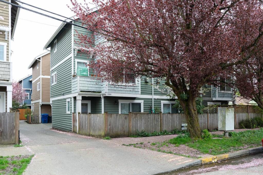 סיאטל Snug Suite Near Greenlake! מראה חיצוני תמונה